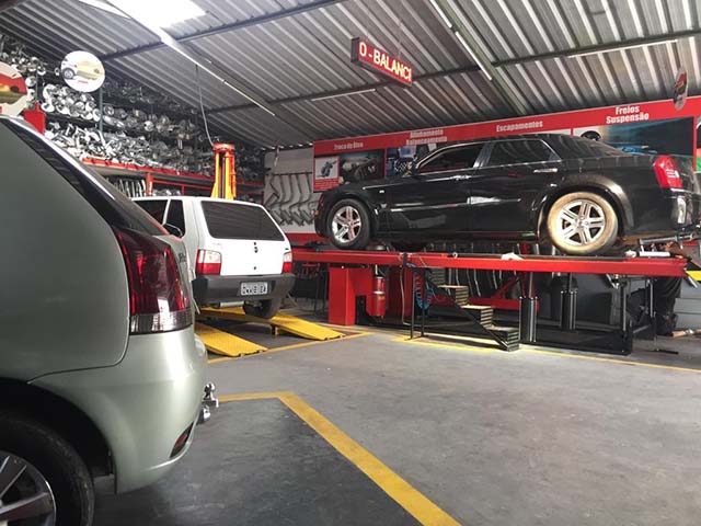 TH AUTO CENTER